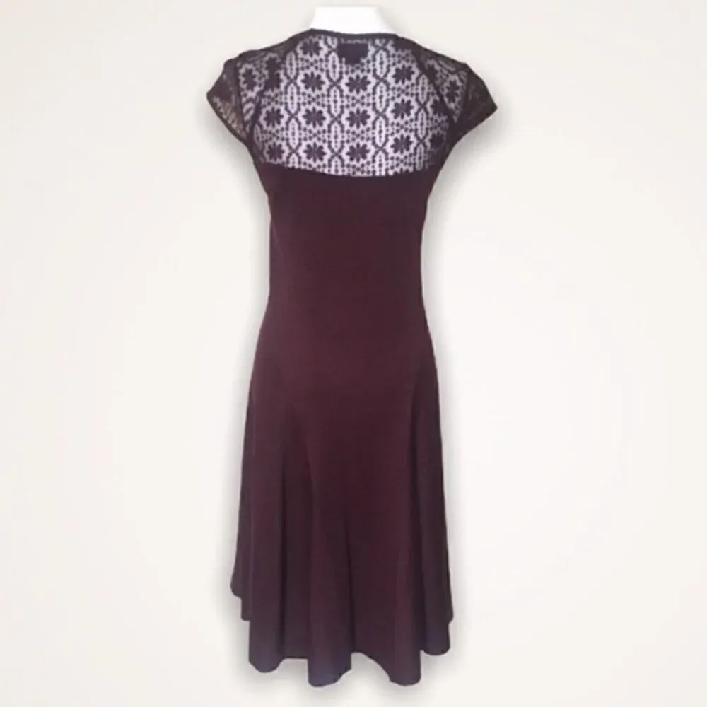 Anthropologieâ
Delettaâ
Laceâ
Burgundy Dress